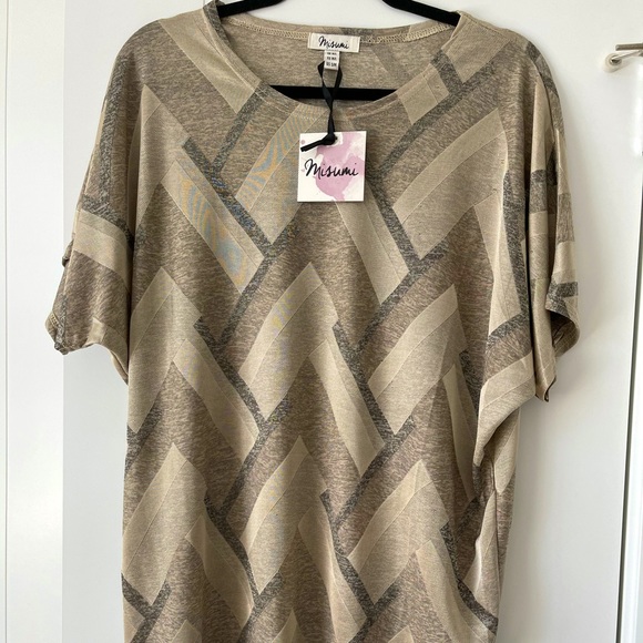 New! Loose fit long top. M/L - Picture 1 of 2